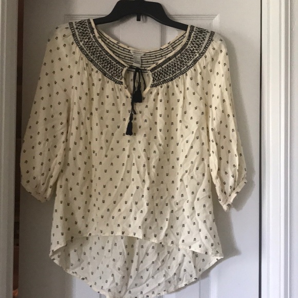 Forever 21 Tops - ✳️3/$15 Forever 21 Patterned Blouse